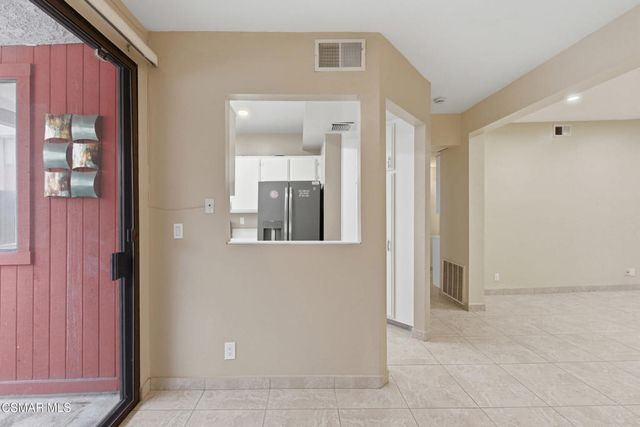 7211 Cozycroft Avenue 23, Sherman Oaks, CA 91403