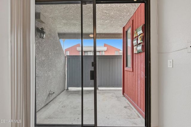 7211 Cozycroft Avenue 23, Sherman Oaks, CA 91403