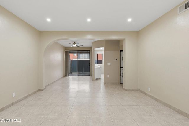 7211 Cozycroft Avenue 23, Sherman Oaks, CA 91403