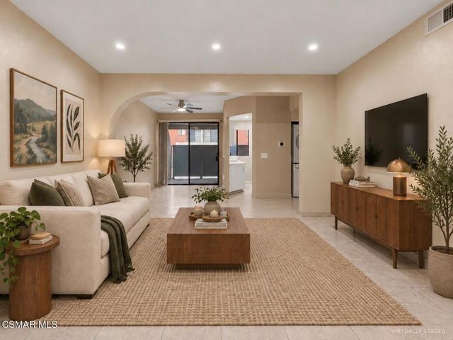 7211 Cozycroft Avenue 23, Sherman Oaks, CA 91403