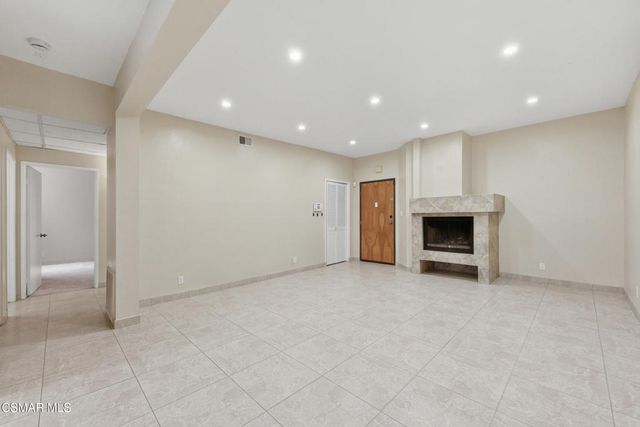 7211 Cozycroft Avenue 23, Sherman Oaks, CA 91403