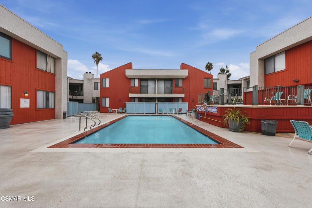 7211 Cozycroft Avenue 23, Sherman Oaks, CA 91403