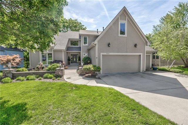 7615 Eicher Drive, Shawnee, KS 66217