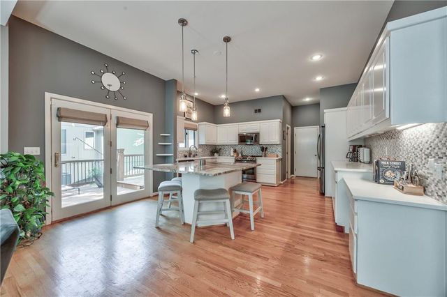 7615 Eicher Drive, Shawnee, KS 66217