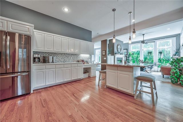 7615 Eicher Drive, Shawnee, KS 66217