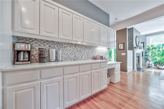 7615 Eicher Drive, Shawnee, KS 66217