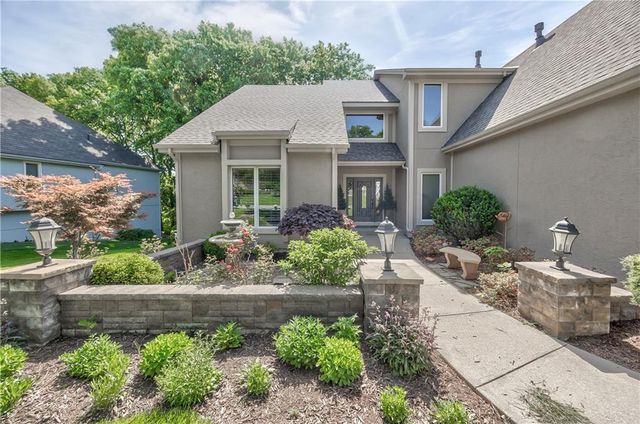 7615 Eicher Drive, Shawnee, KS 66217