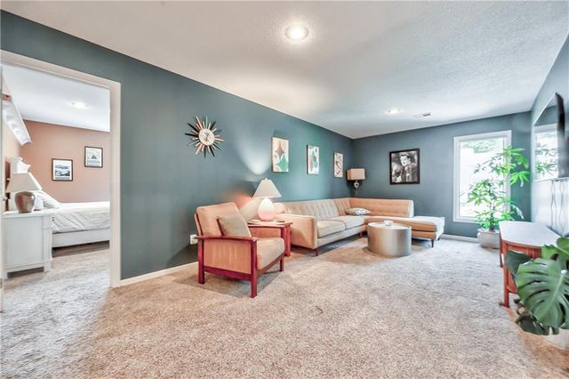 7615 Eicher Drive, Shawnee, KS 66217