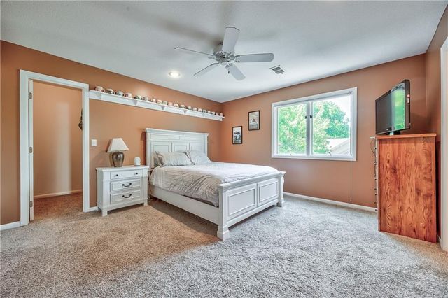 7615 Eicher Drive, Shawnee, KS 66217