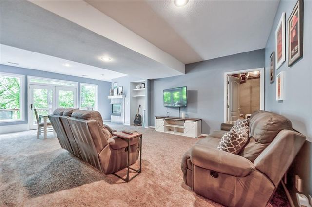 7615 Eicher Drive, Shawnee, KS 66217