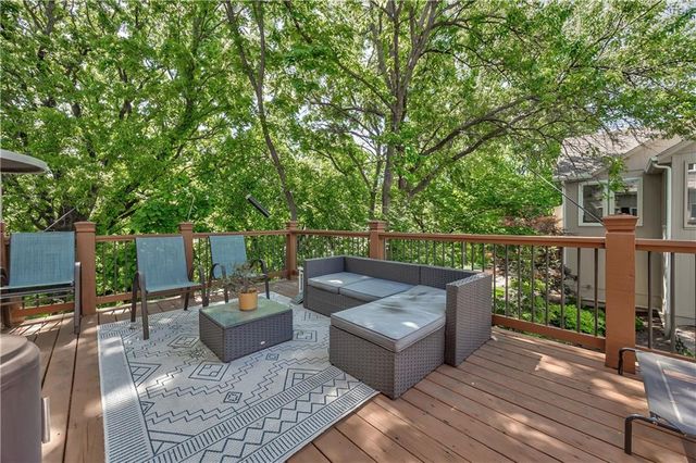 7615 Eicher Drive, Shawnee, KS 66217