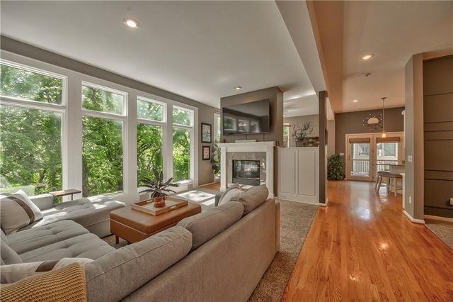 7615 Eicher Drive, Shawnee, KS 66217