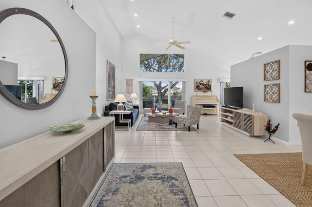 6101 Hook Lane, Boynton Beach, FL 33437