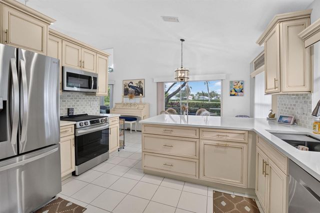 6101 Hook Lane, Boynton Beach, FL 33437