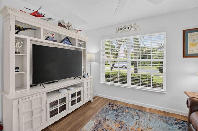6101 Hook Lane, Boynton Beach, FL 33437