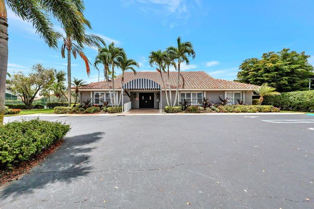 6101 Hook Lane, Boynton Beach, FL 33437