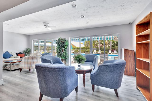 6101 Hook Lane, Boynton Beach, FL 33437