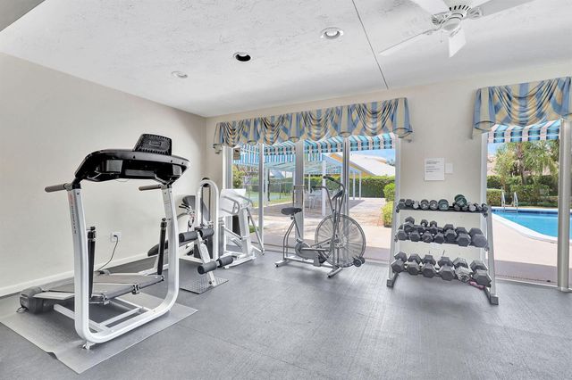 6101 Hook Lane, Boynton Beach, FL 33437