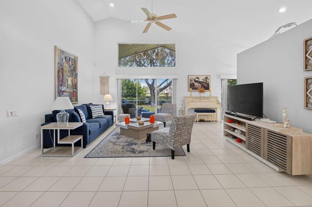 6101 Hook Lane, Boynton Beach, FL 33437
