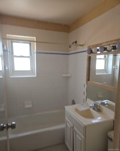 395 Westchester Avenue 4k, Port Chester, NY 10573