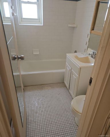 395 Westchester Avenue 4k, Port Chester, NY 10573
