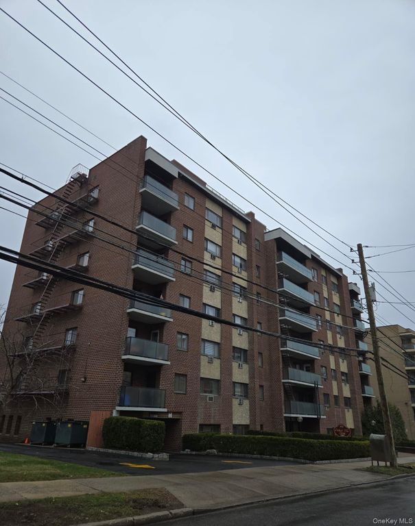 395 Westchester Avenue 4k, Port Chester, NY 10573