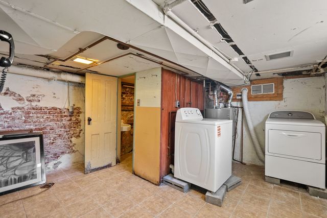 162 6th Avenue, Moline, IL 61265