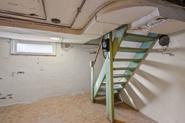 162 6th Avenue, Moline, IL 61265