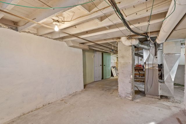 162 6th Avenue, Moline, IL 61265