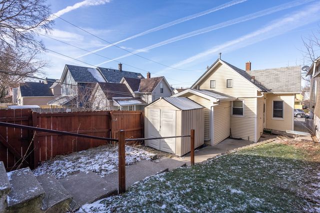 162 6th Avenue, Moline, IL 61265