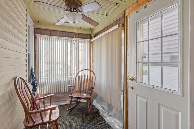 162 6th Avenue, Moline, IL 61265