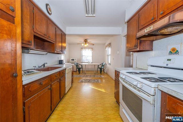 409 W Anderson Street, Hackensack, NJ 07601