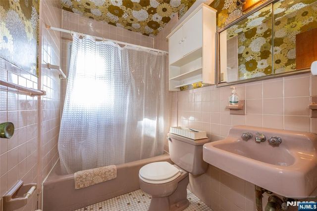 409 W Anderson Street, Hackensack, NJ 07601