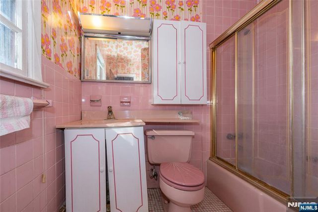 409 W Anderson Street, Hackensack, NJ 07601