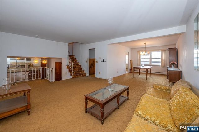 409 W Anderson Street, Hackensack, NJ 07601