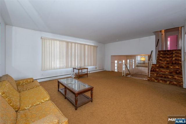 409 W Anderson Street, Hackensack, NJ 07601