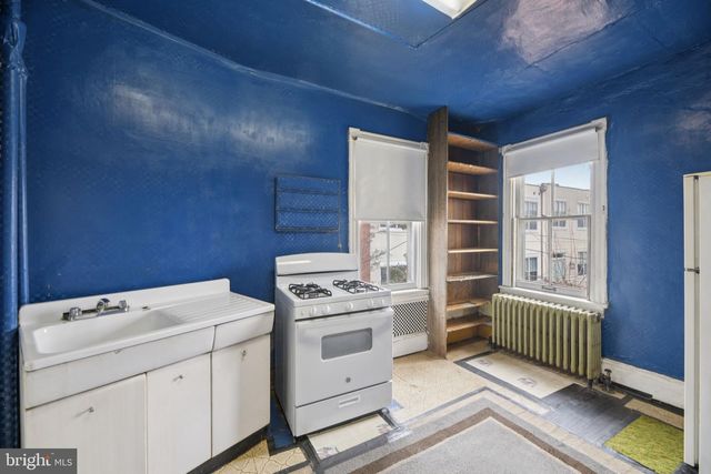 712 4TH ST SE, Washington, DC 20003