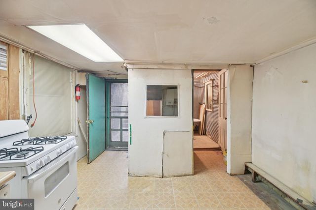 712 4TH ST SE, Washington, DC 20003