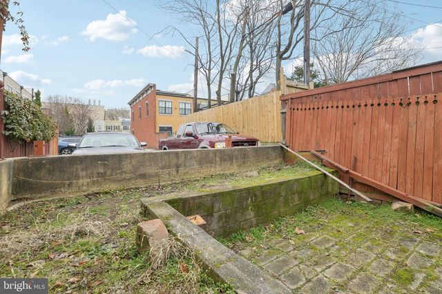 712 4TH ST SE, Washington, DC 20003