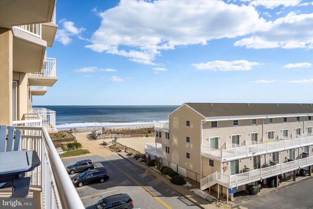 Image 16 of property listing at 2 48TH ST #304, Ocean City, MD 21842