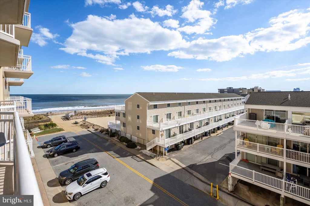 Image 17 of property listing at 2 48TH ST #304, Ocean City, MD 21842