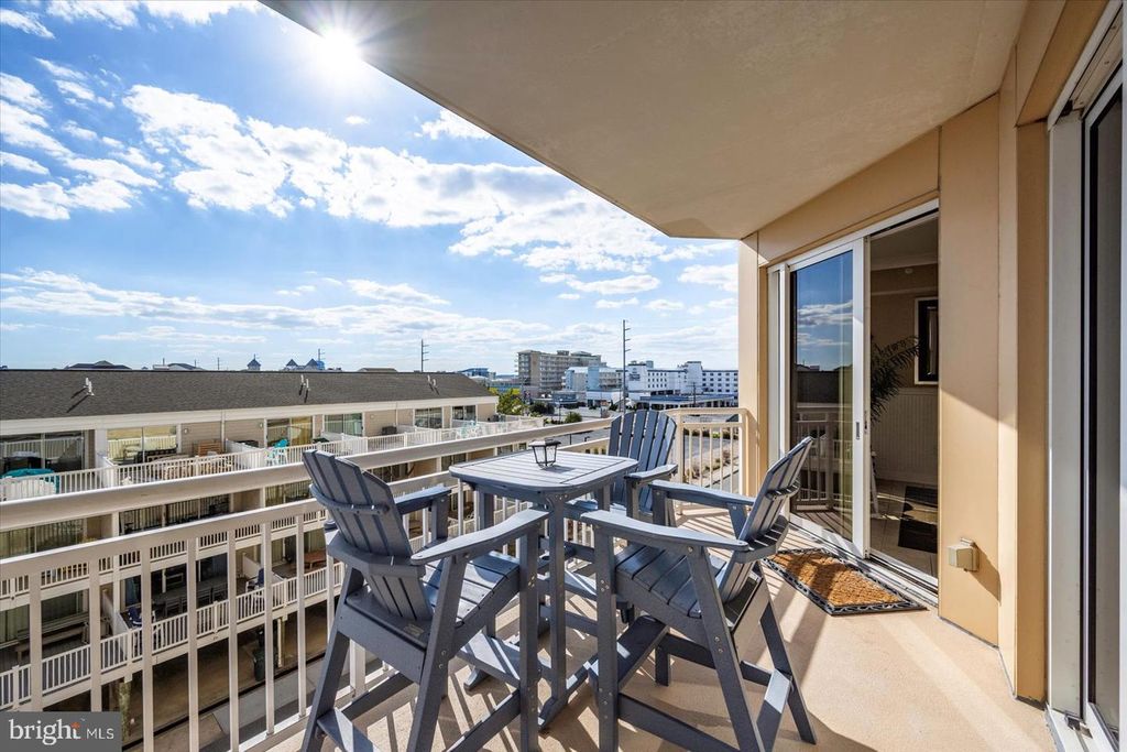 Image 18 of property listing at 2 48TH ST #304, Ocean City, MD 21842