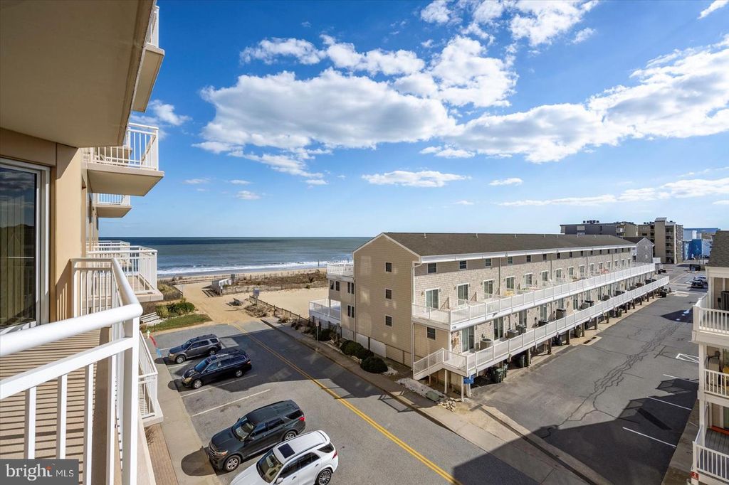 Image 20 of property listing at 2 48TH ST #304, Ocean City, MD 21842