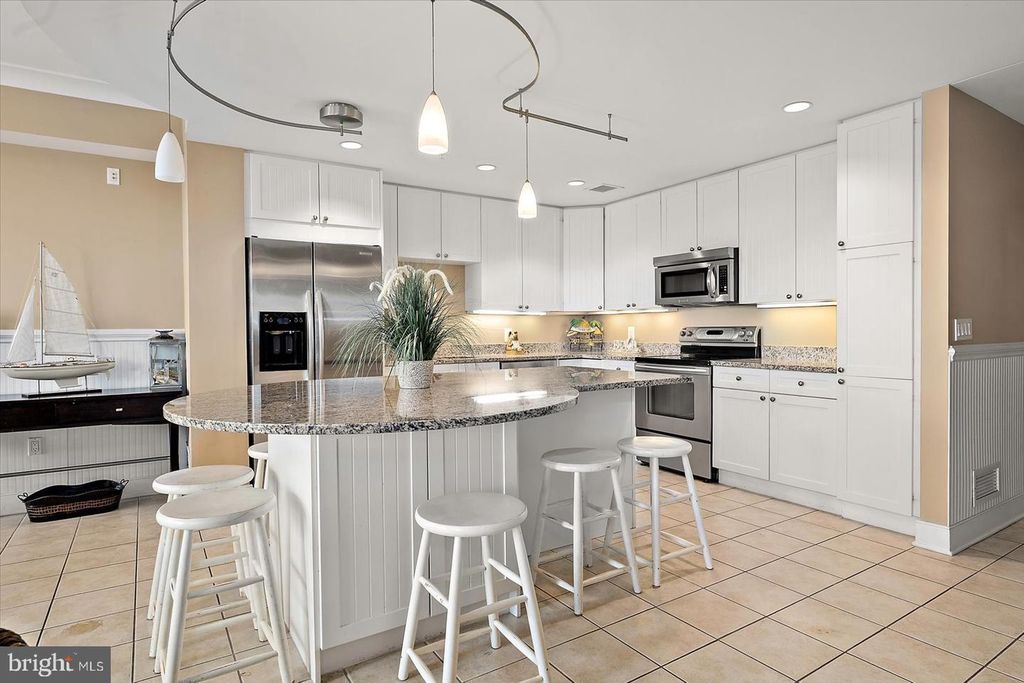 Image 22 of property listing at 2 48TH ST #304, Ocean City, MD 21842