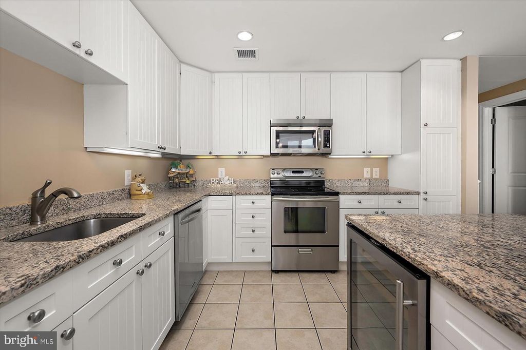 Image 26 of property listing at 2 48TH ST #304, Ocean City, MD 21842