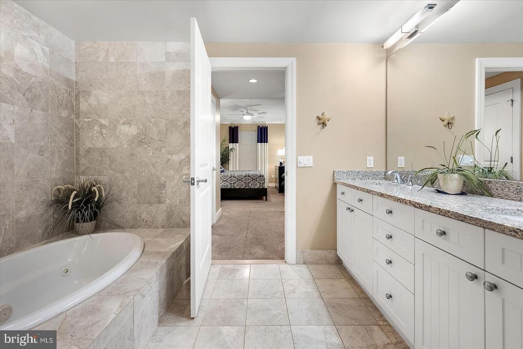 Image 43 of property listing at 2 48TH ST #304, Ocean City, MD 21842