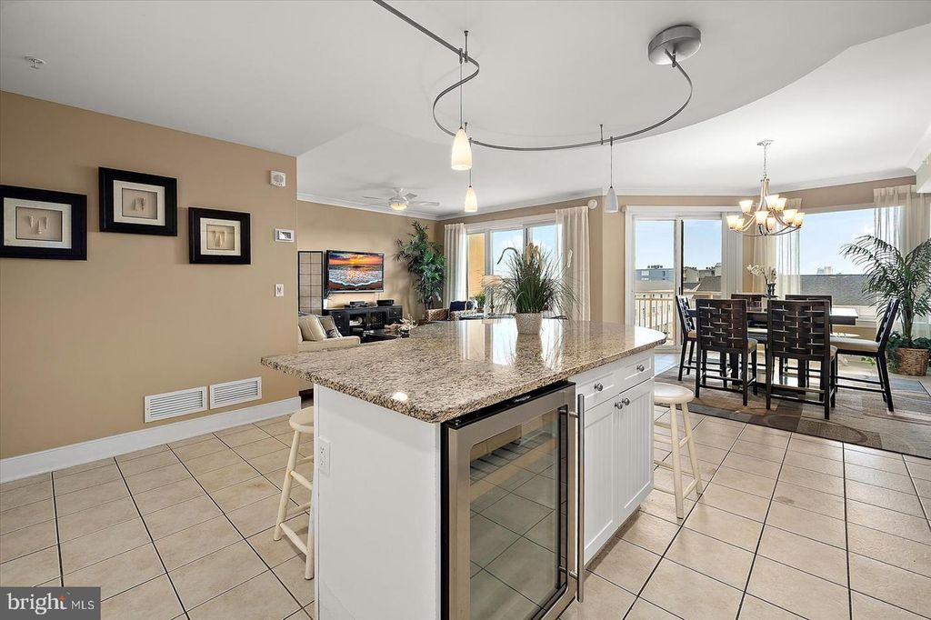 Image 5 of property listing at 2 48TH ST #304, Ocean City, MD 21842