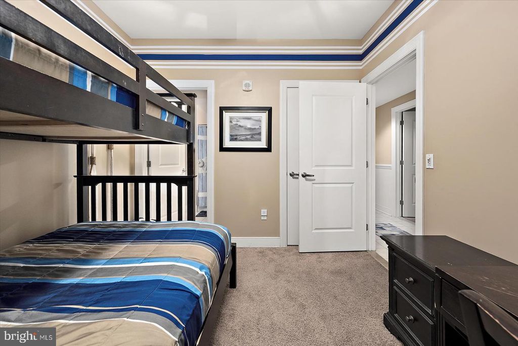 Image 51 of property listing at 2 48TH ST #304, Ocean City, MD 21842