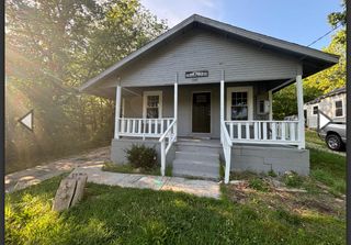 1327 West Livingston Street, Springfield, MO 65803