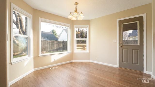 2832 E Indian Creek Dr, Meridian, ID 83642